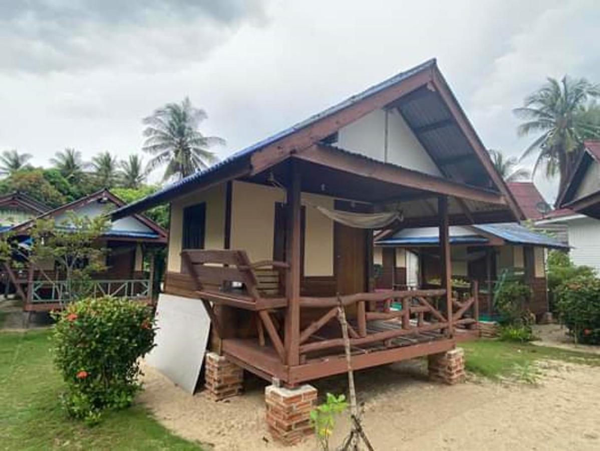 Pinks Bungalow Baan Tai Bagian luar foto
