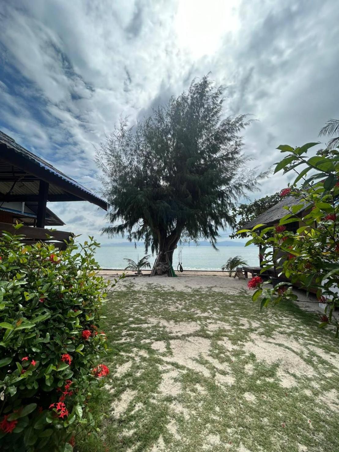 Pinks Bungalow Baan Tai Bagian luar foto