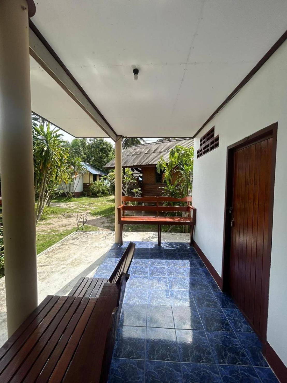 Pinks Bungalow Baan Tai Bagian luar foto