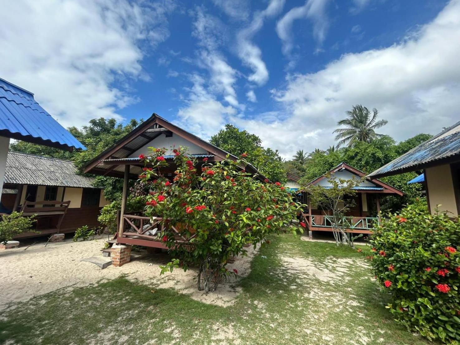Pinks Bungalow Baan Tai Bagian luar foto
