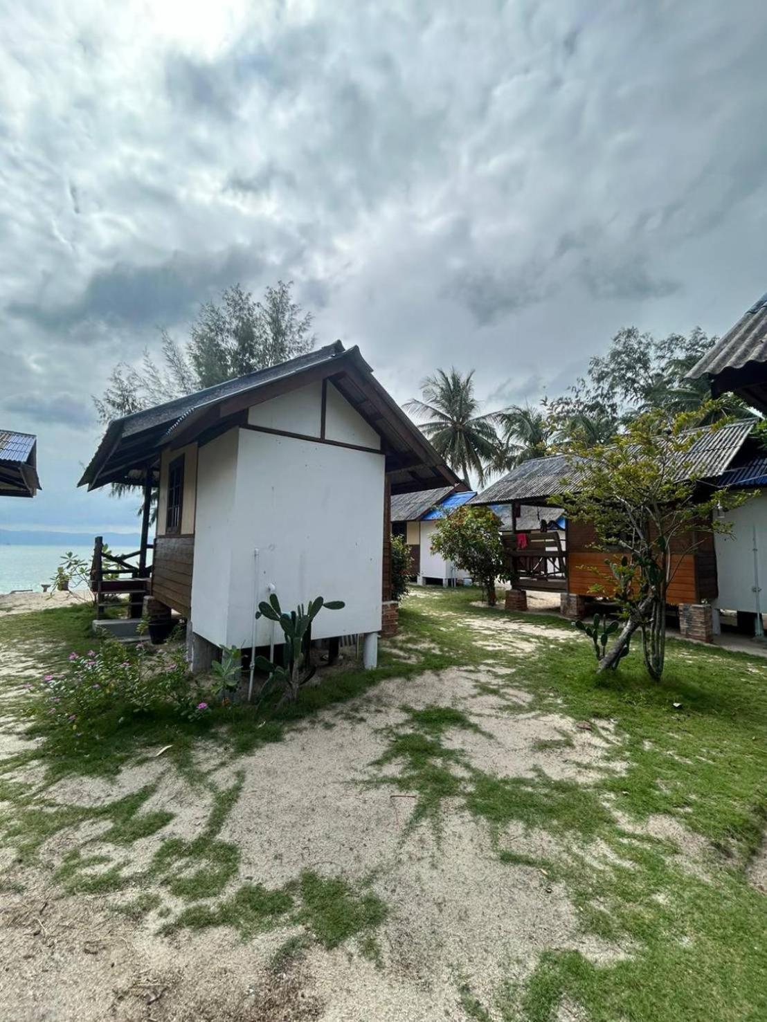 Pinks Bungalow Baan Tai Bagian luar foto