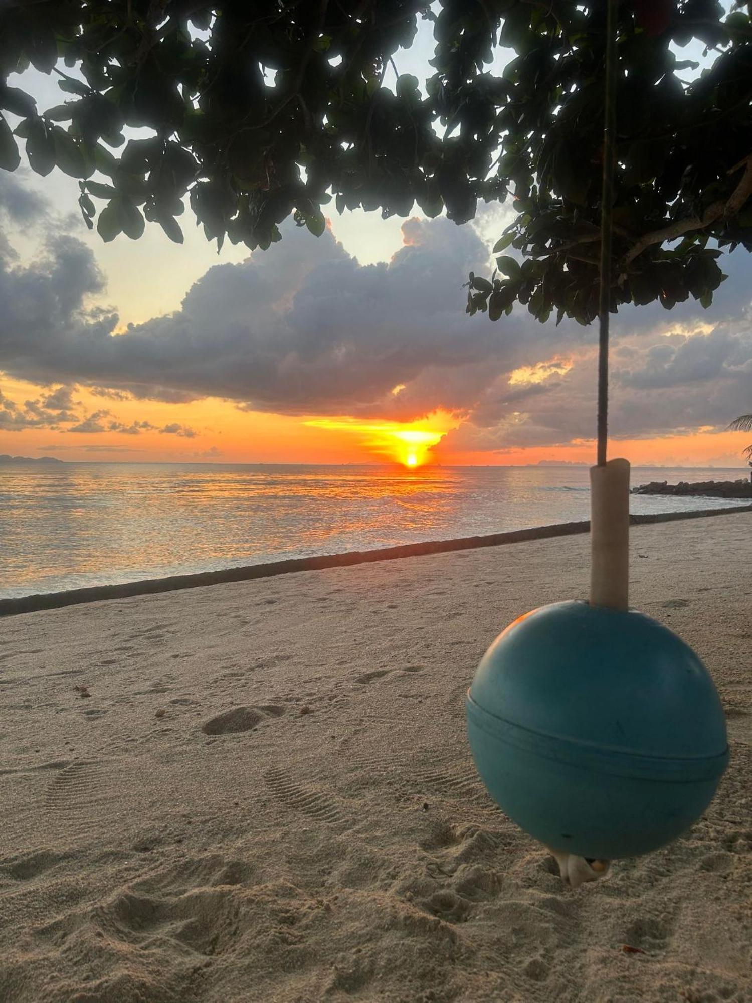 Pinks Bungalow Baan Tai Bagian luar foto