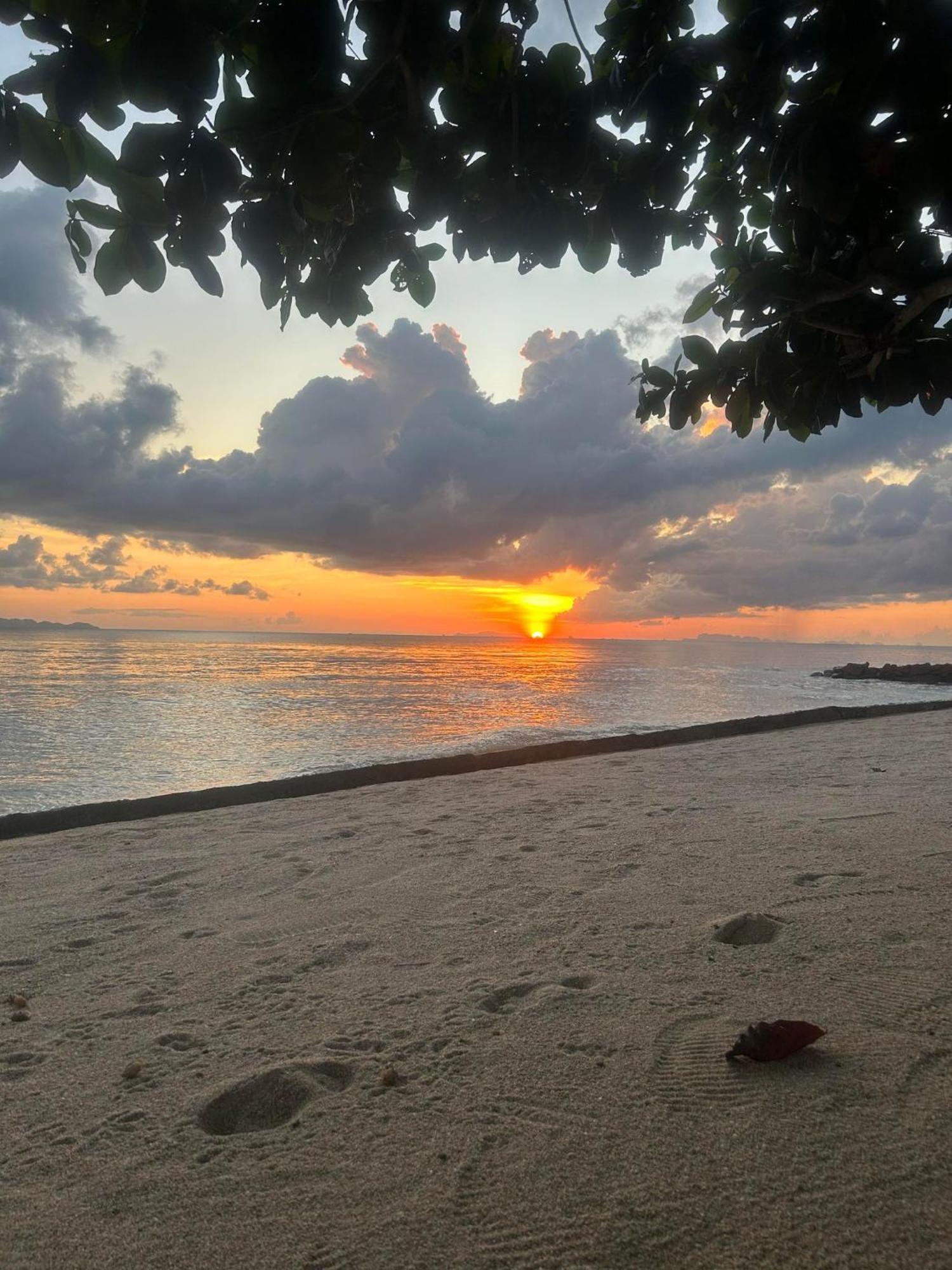 Pinks Bungalow Baan Tai Bagian luar foto